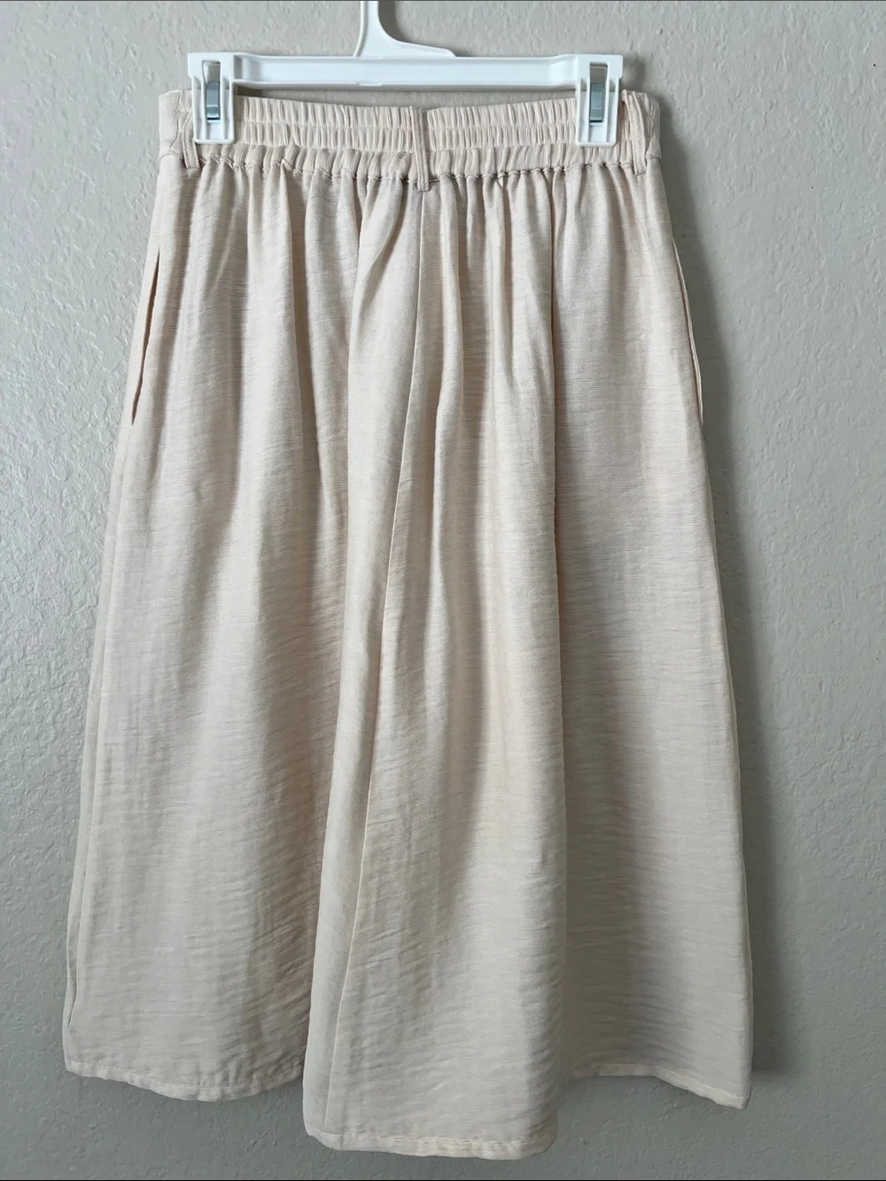 Like New! The Odells Classic Cream A-Line Midi Skirt in Size S